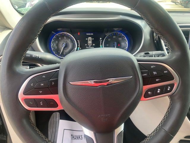 Certified 2023 Chrysler Pacifica Touring-L FWD image 14