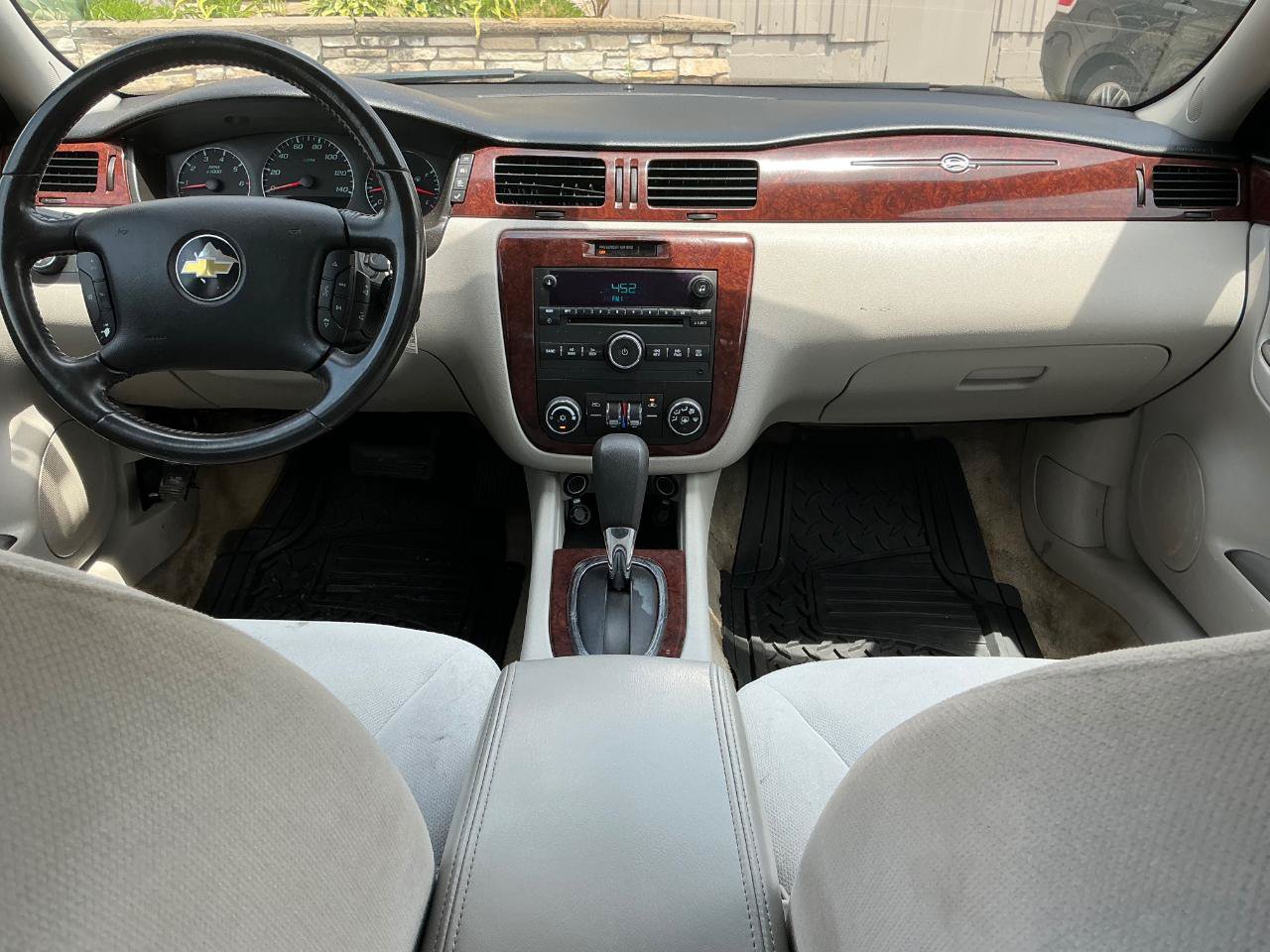 Used 2011 Chevrolet Impala LT FWD image 17