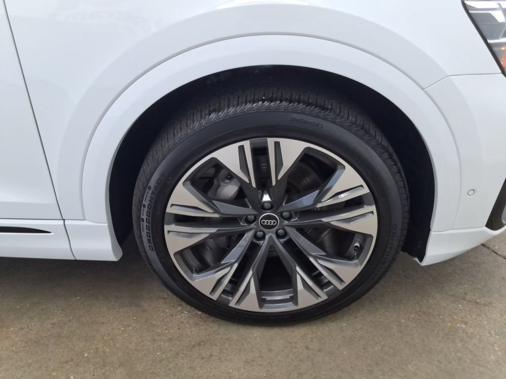 New 2026 Audi Q8 Premium Plus image 25