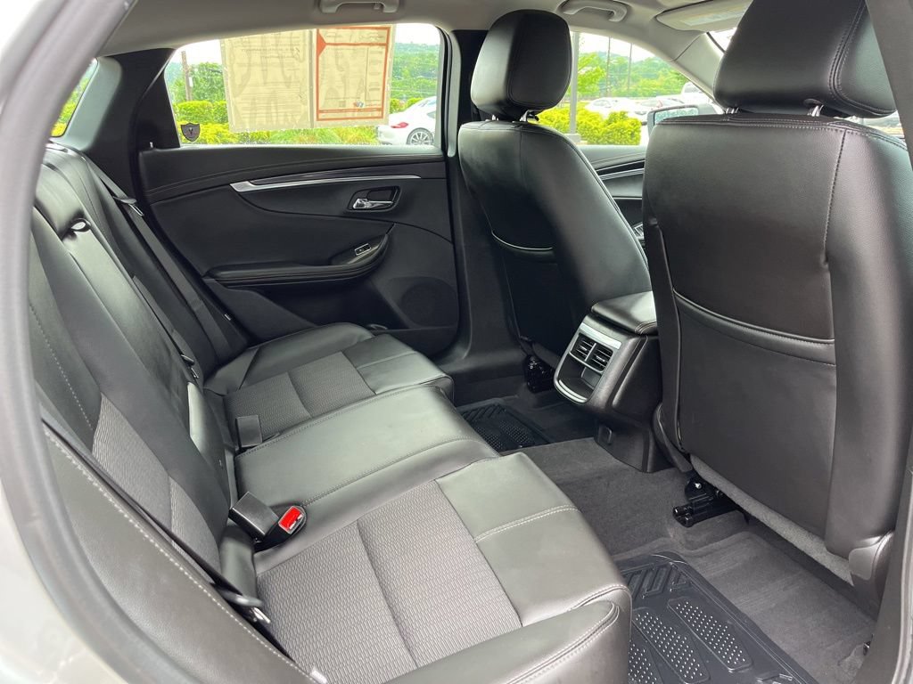 Used 2016 Chevrolet Impala LT FWD image 22