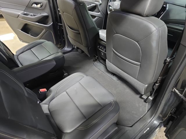 Used 2023 Chevrolet Traverse LT w/ Midnight/Sport Edition image 14