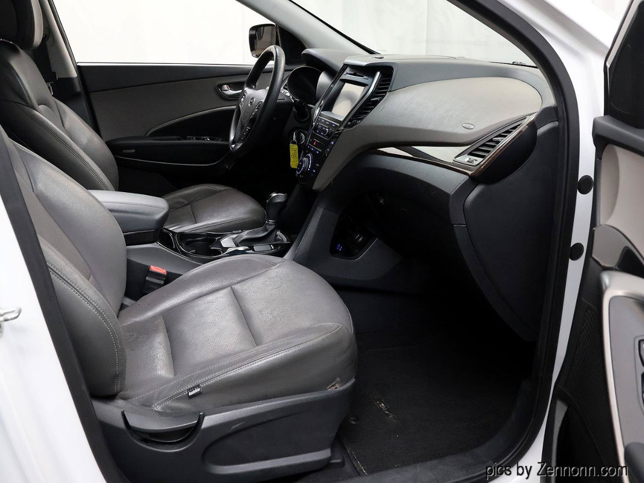 Used 2017 Hyundai Santa Fe Sport FWD image 34
