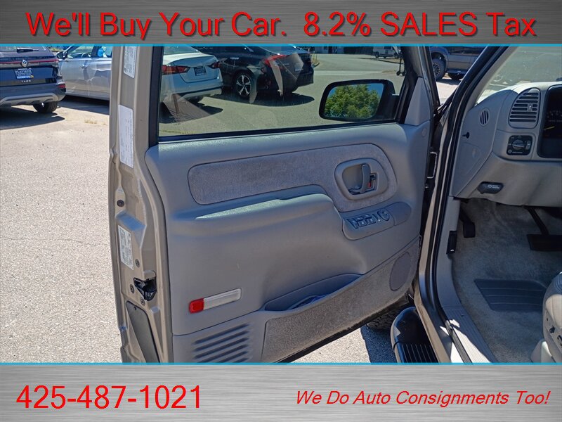 Used 1999 GMC Suburban 2500 AWD/4WD image 10