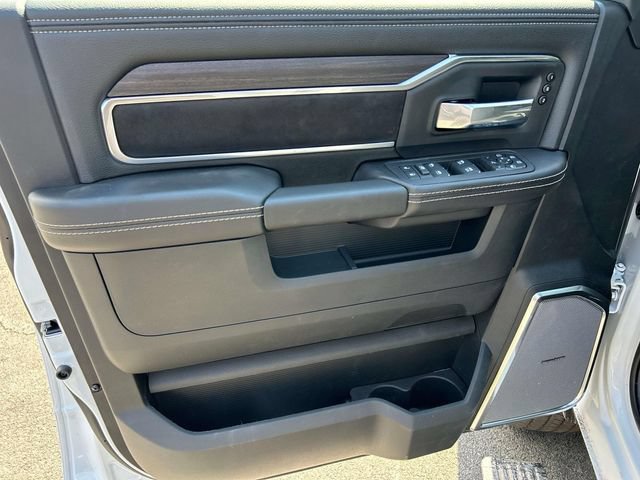 New 2026 RAM 2500 Laramie AWD/4WD image 9