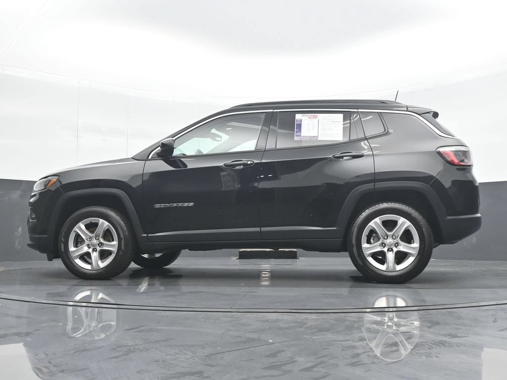 Used 2022 Jeep Compass Latitude w/ Convenience Group AWD/4WD image 27
