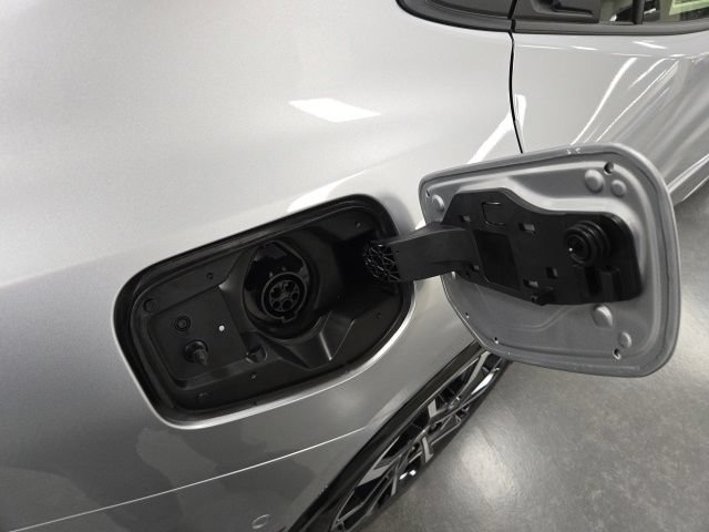 New 2026 Toyota Prius Plug-In Hybrid FWD image 8