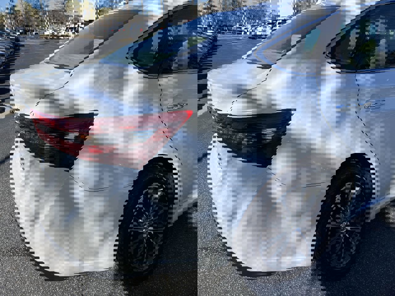 Used 2018 Toyota Avalon XLE Plus image 10