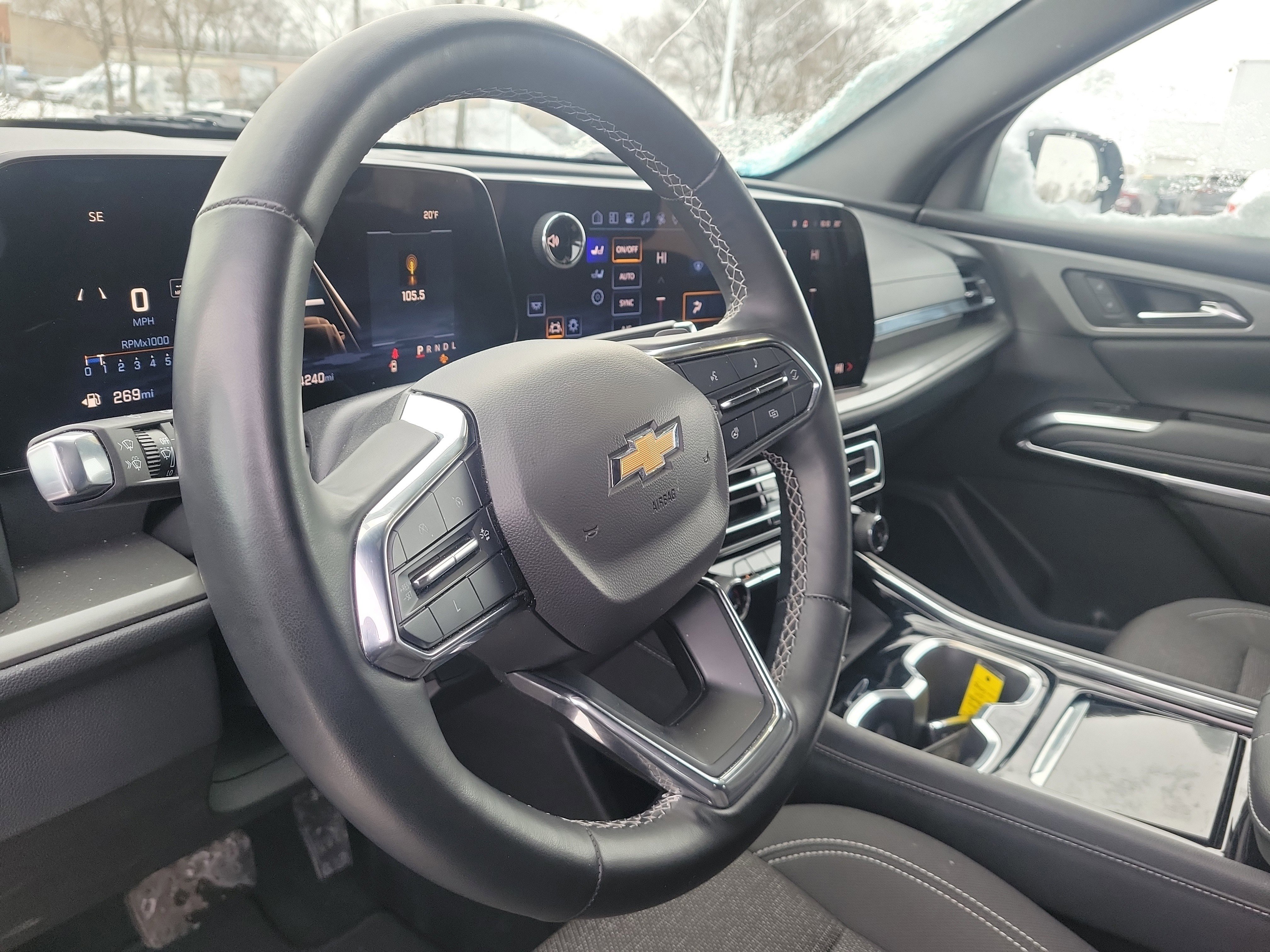 Used 2024 Chevrolet Traverse LT image 15