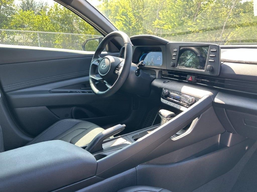 New 2026 Hyundai Elantra SEL Sport FWD image 26
