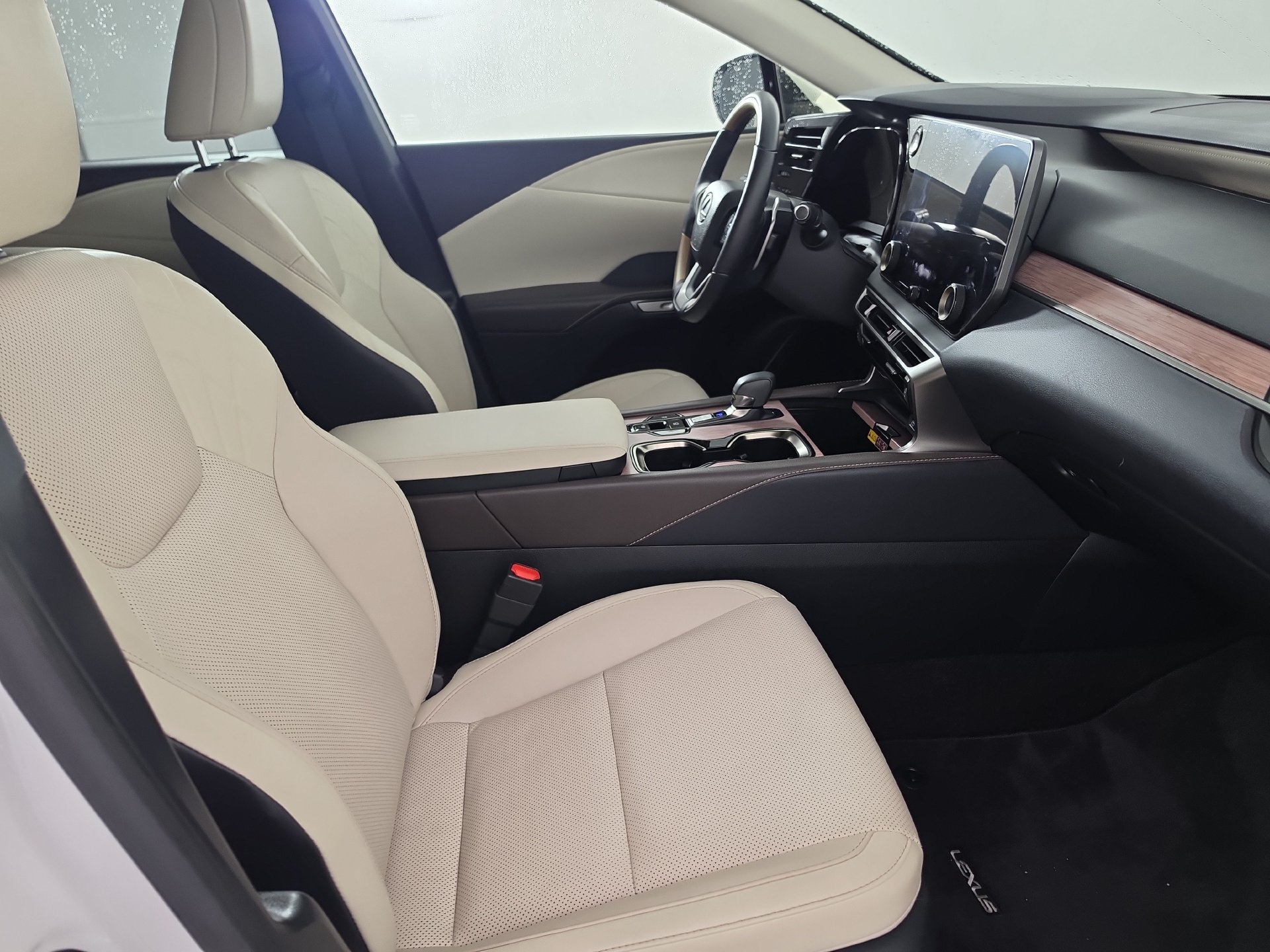 Used 2024 Lexus RX 350 Premium w/ Cold Area Package FWD image 30