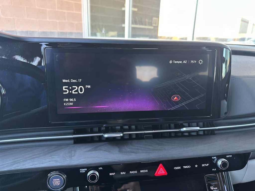 Used 2024 Kia Carnival EX image 21