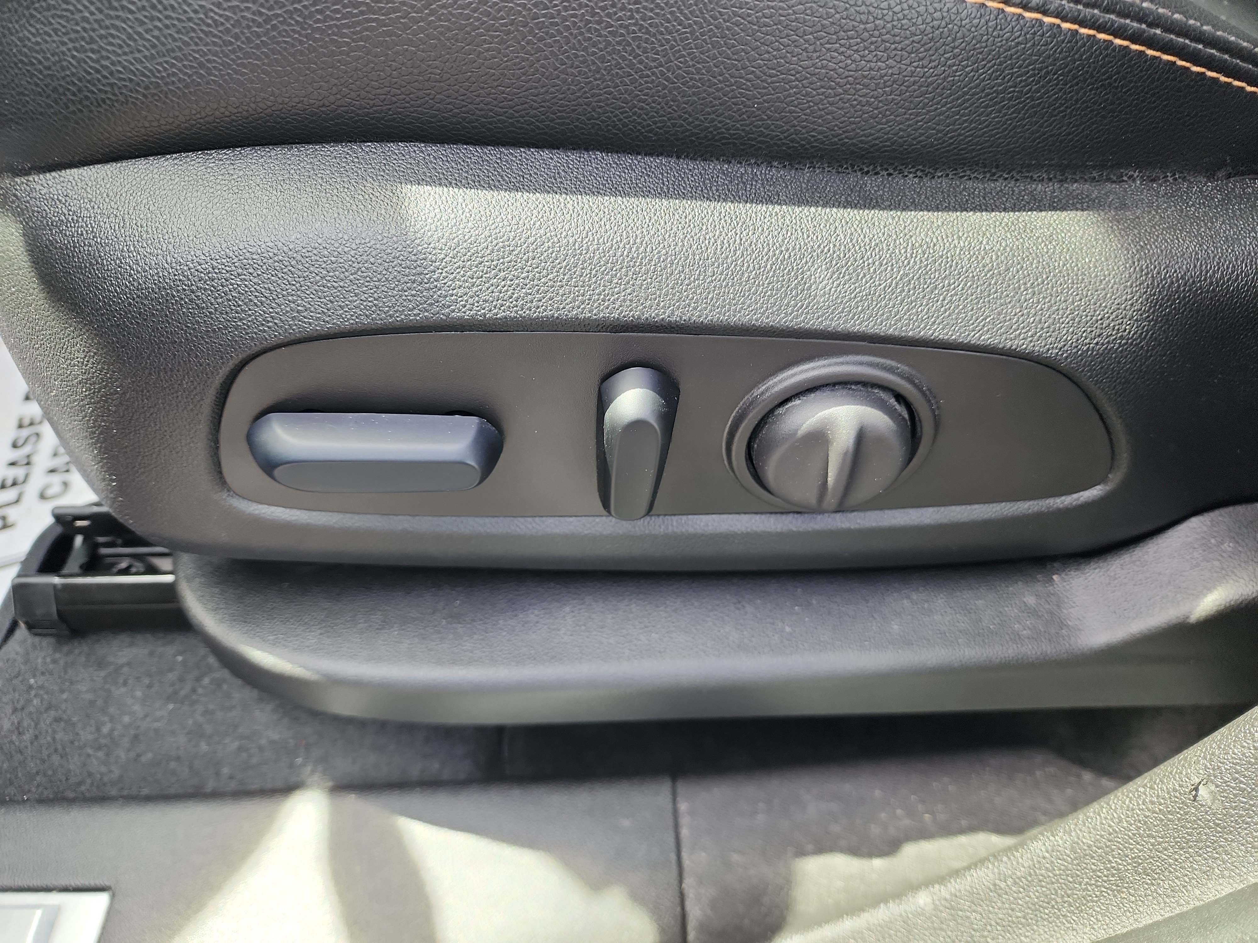 Certified 2024 Chevrolet Equinox Premier AWD/4WD image 12