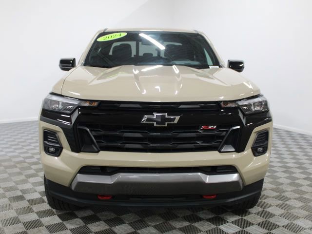 Used 2024 Chevrolet Colorado Z71 w/ Z71 Convenience Package 2 AWD/4WD image 9