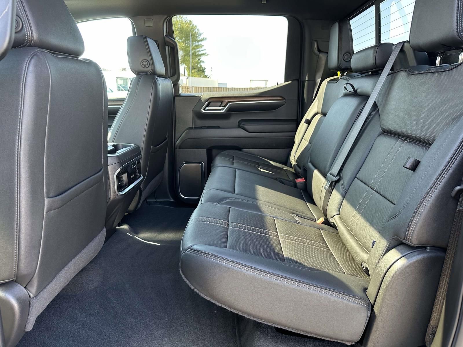 Used 2024 Chevrolet Silverado 1500 High Country w/ High Country Premium Package image 23