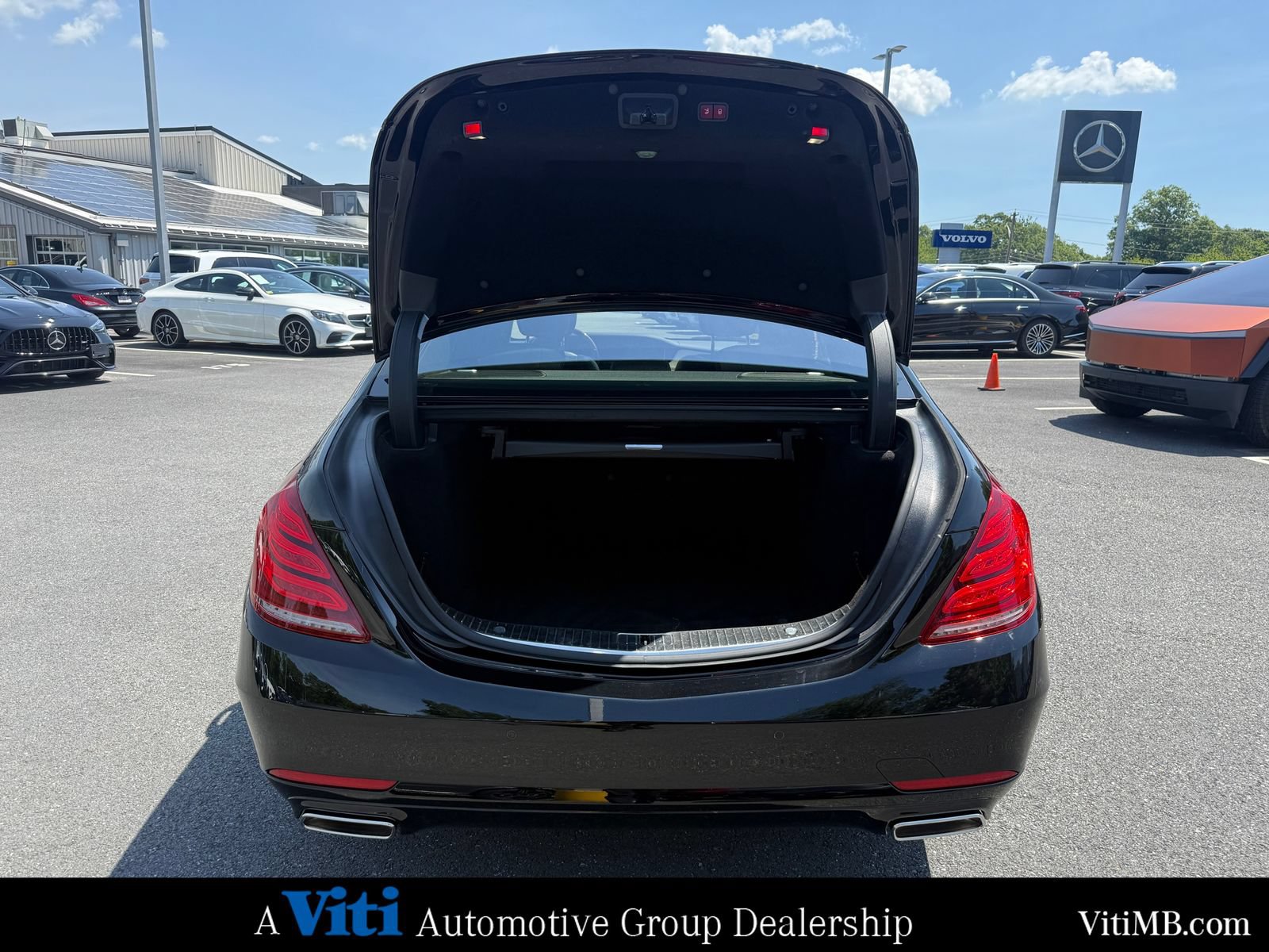 Used 2015 Mercedes-Benz S 550 4MATIC Sedan image 23