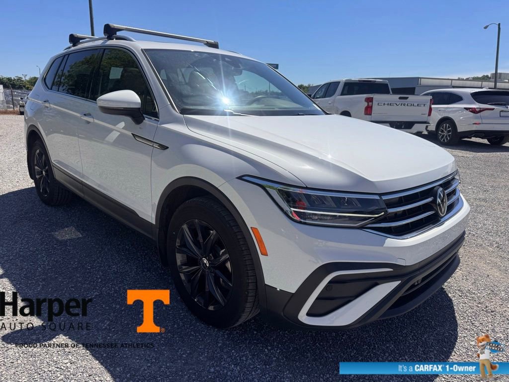 Used 2024 Volkswagen Tiguan SE w/ Panoramic Sunroof Package AWD/4WD image 7