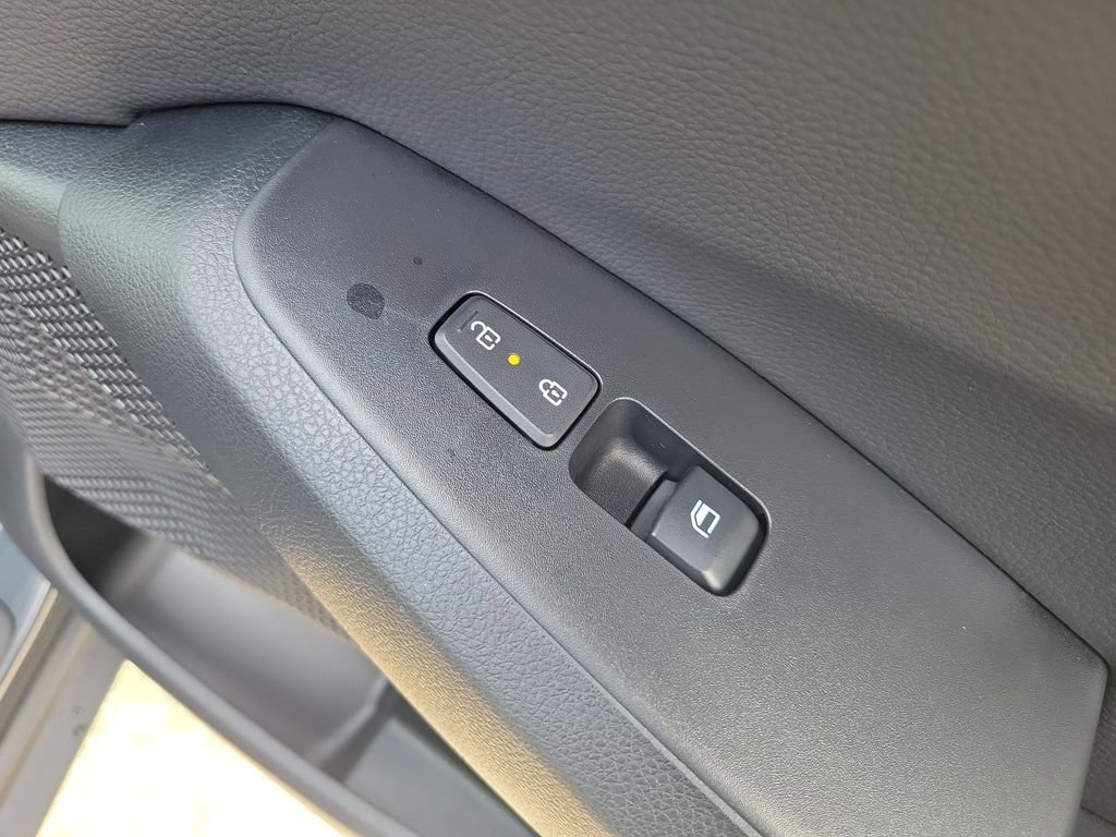 New 2026 Kia Seltos S FWD image 11
