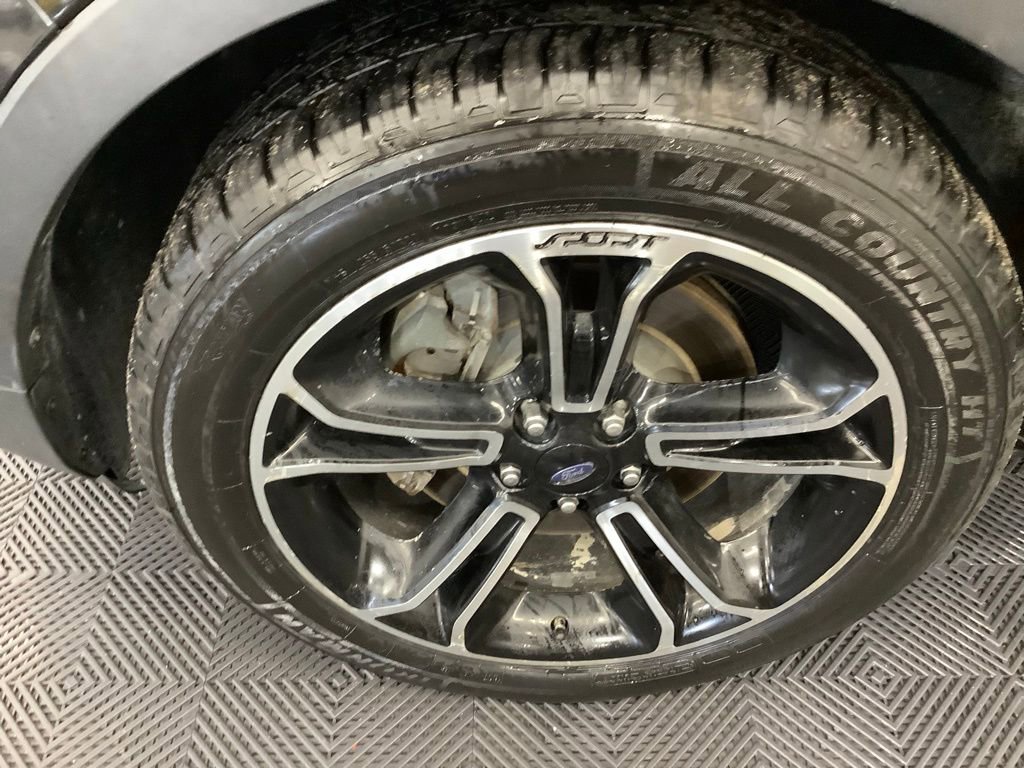 Used 2015 Ford Explorer Sport image 2