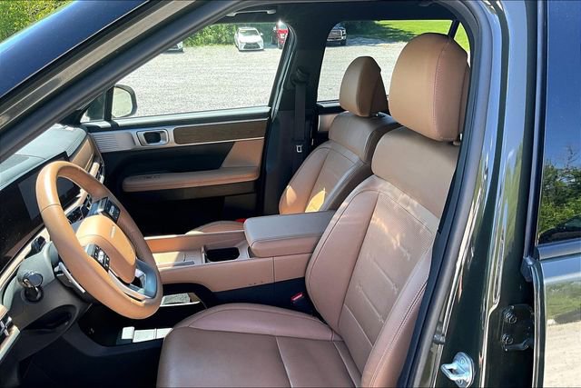 Used 2025 Hyundai Santa Fe Limited AWD/4WD image 25