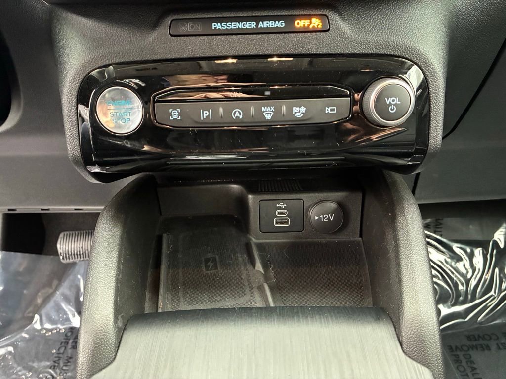 Used 2024 Ford Escape Platinum image 19
