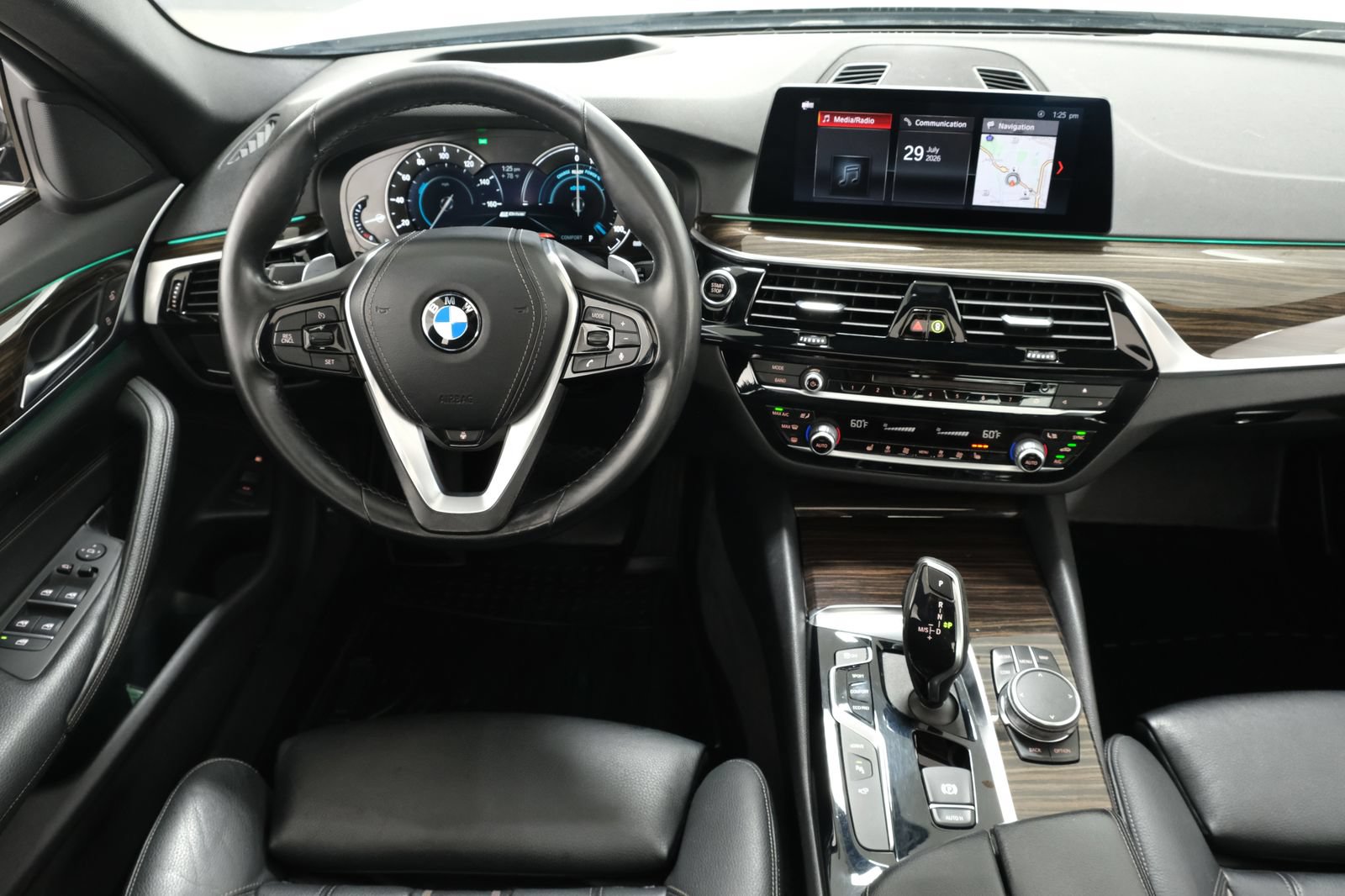 Used 2019 BMW 530e xDrive w/ Premium Package AWD/4WD image 15