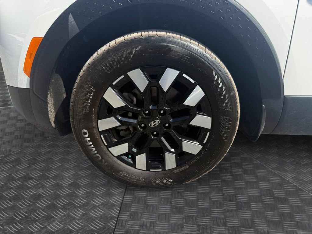 Used 2025 Hyundai Santa Cruz SE FWD image 14