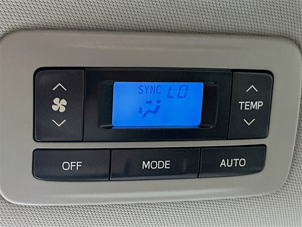 Used 2020 Toyota Sienna LE image 21