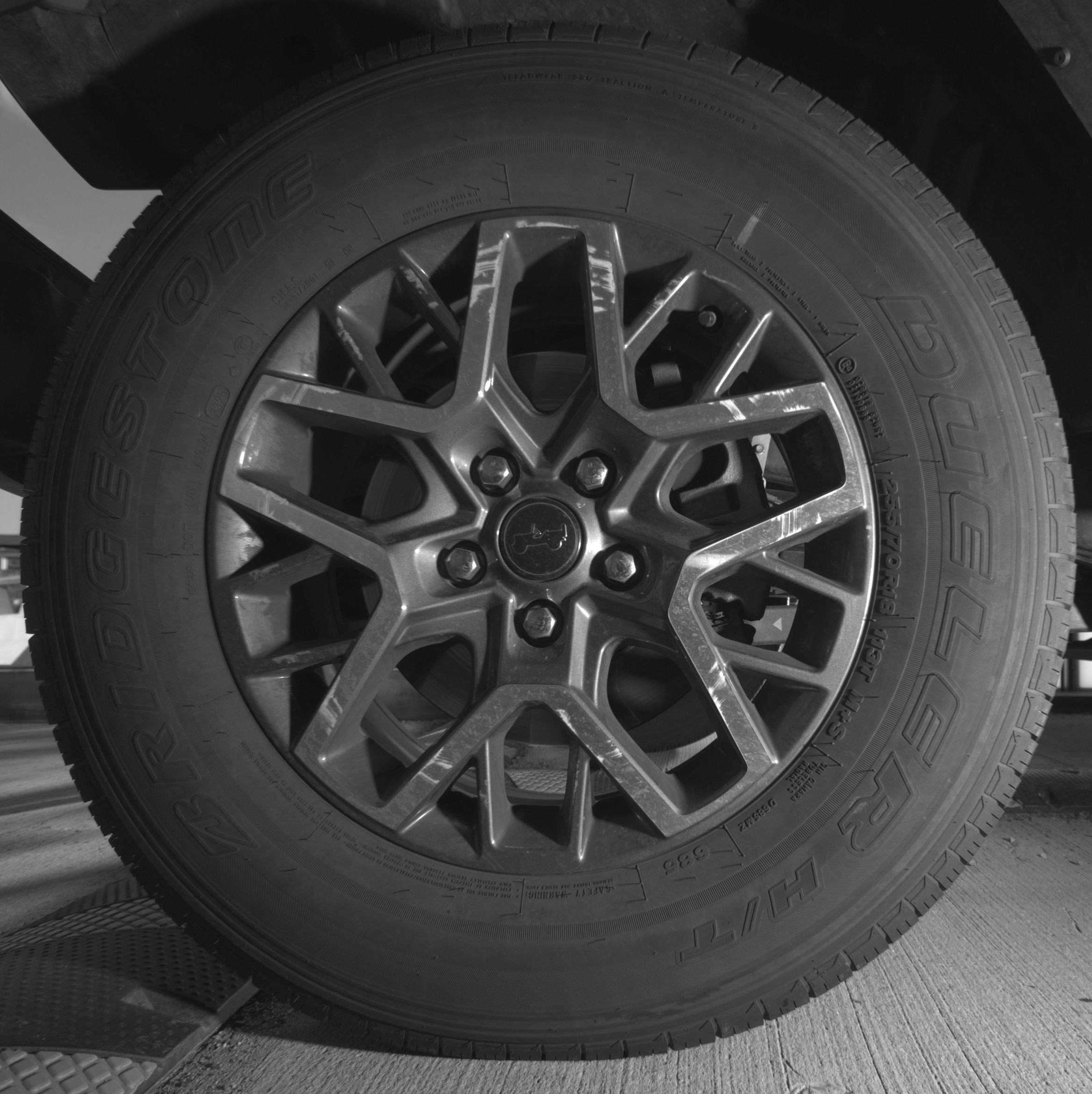 Used 2025 Jeep Wrangler Sahara image 12
