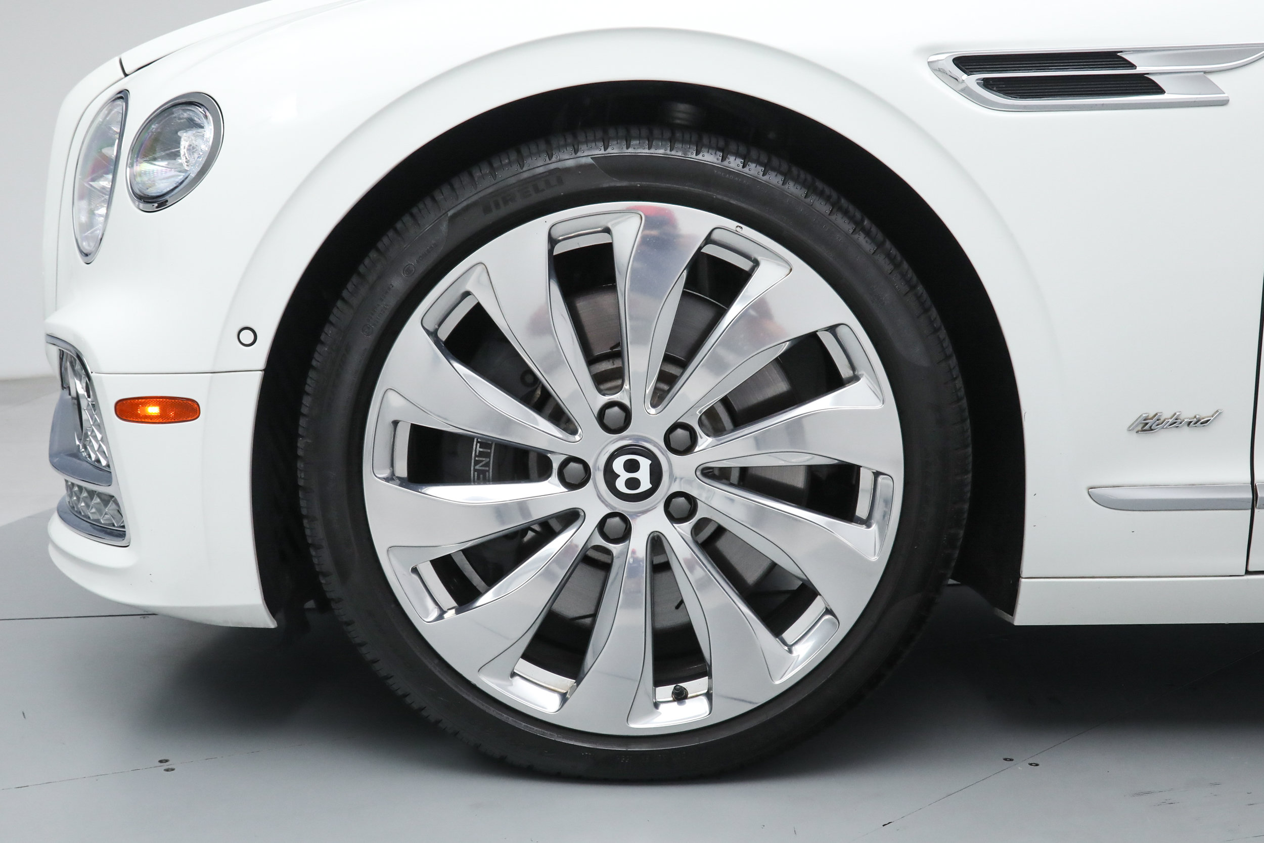 Used 2022 Bentley Flying Spur Plug-In Hybrid AWD/4WD image 42
