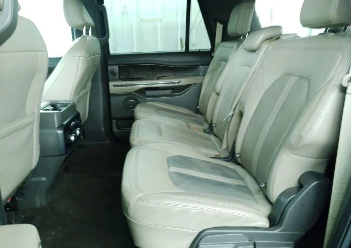 Used 2021 Ford Expedition Max Limited image 3
