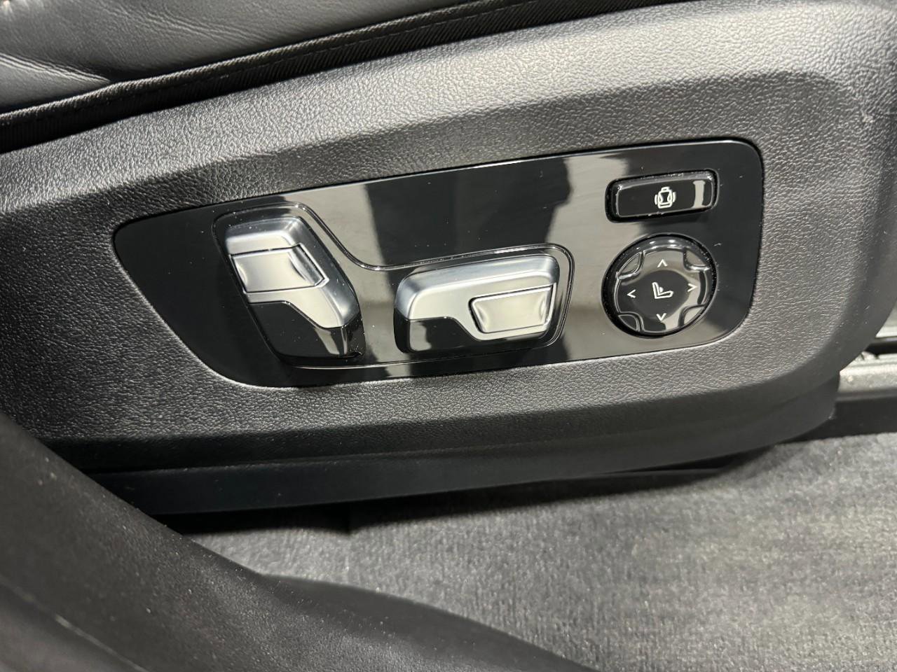 Used 2025 BMW X7 xDrive40i image 19