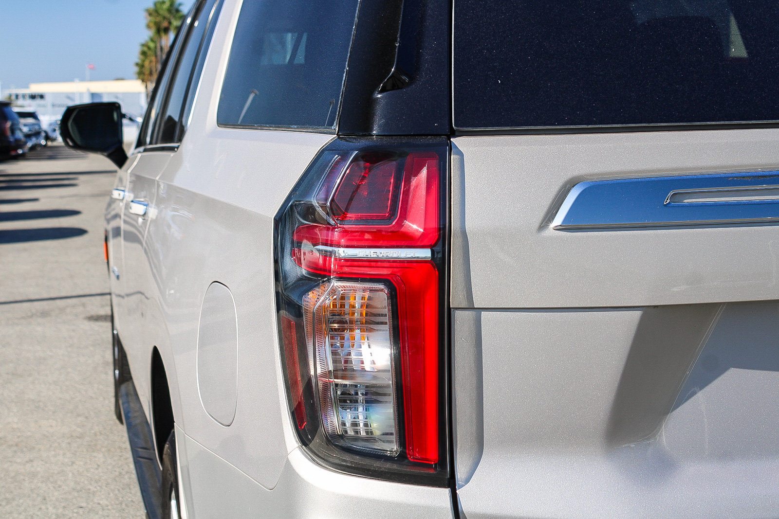 Used 2024 Chevrolet Suburban Premier RWD image 7