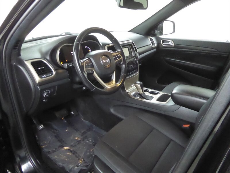Used 2016 Jeep Grand Cherokee Laredo w/ Quick Order Package 23E AWD/4WD image 17