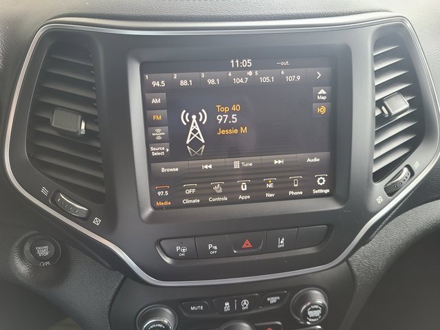 New 2023 Jeep Cherokee Altitude Lux image 9