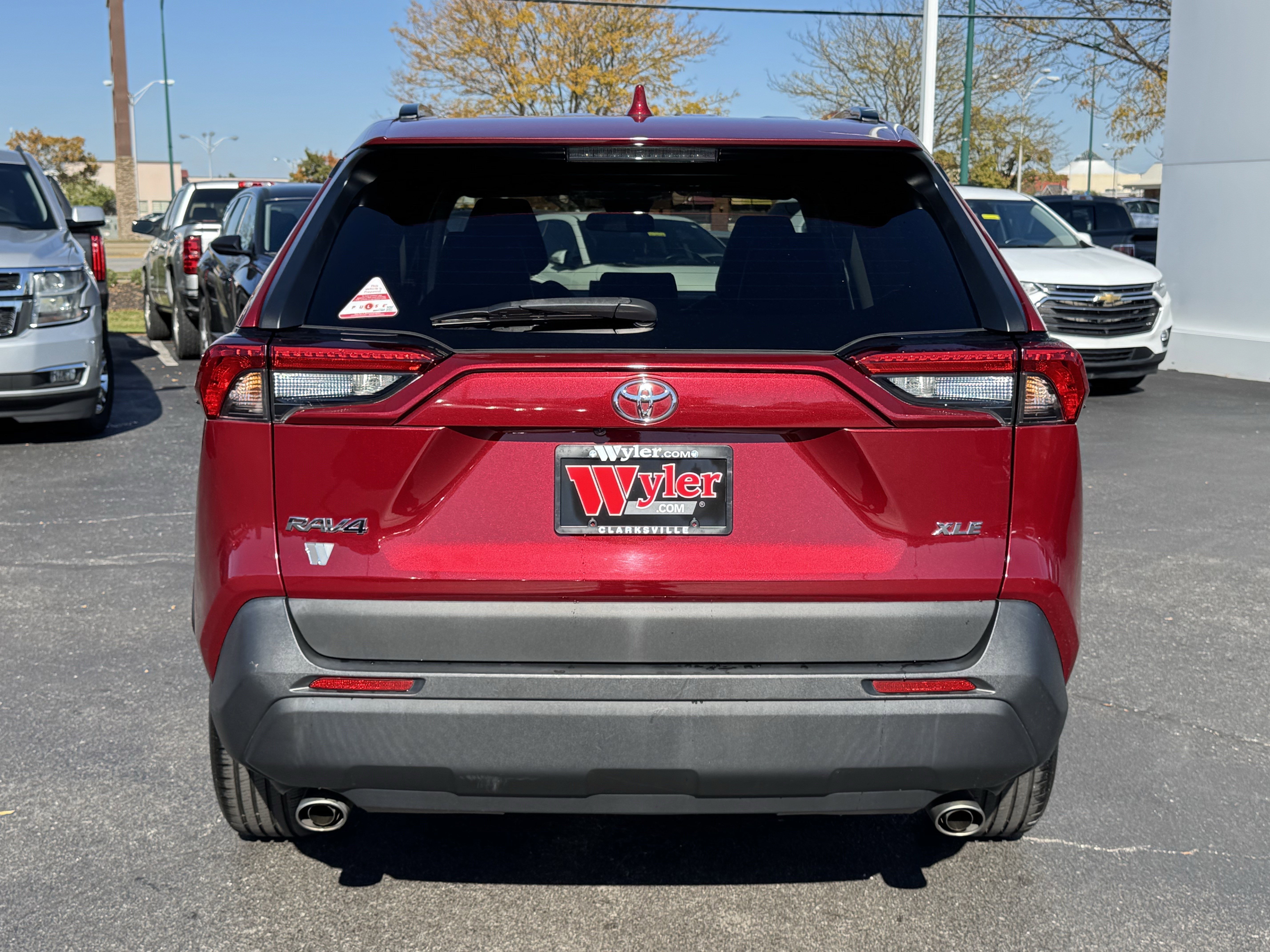 Used 2020 Toyota RAV4 XLE Premium image 19