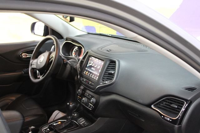 Used 2023 Jeep Cherokee Altitude Lux AWD/4WD image 12