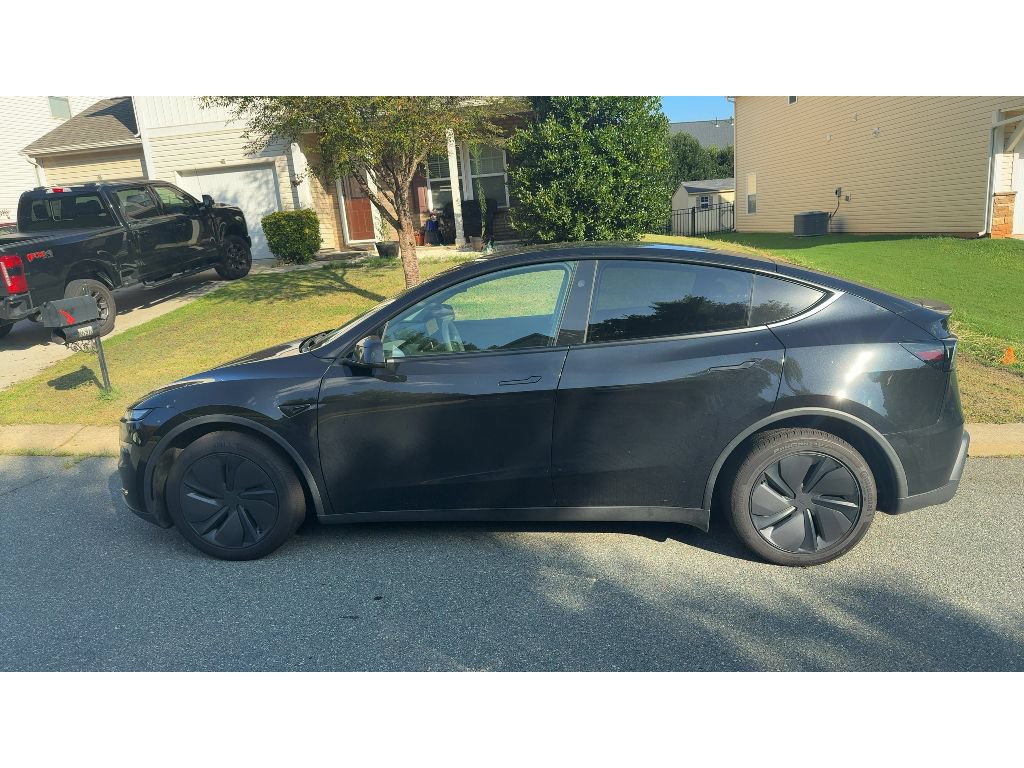 Used 2026 Tesla Model Y Long Range AWD/4WD image 2