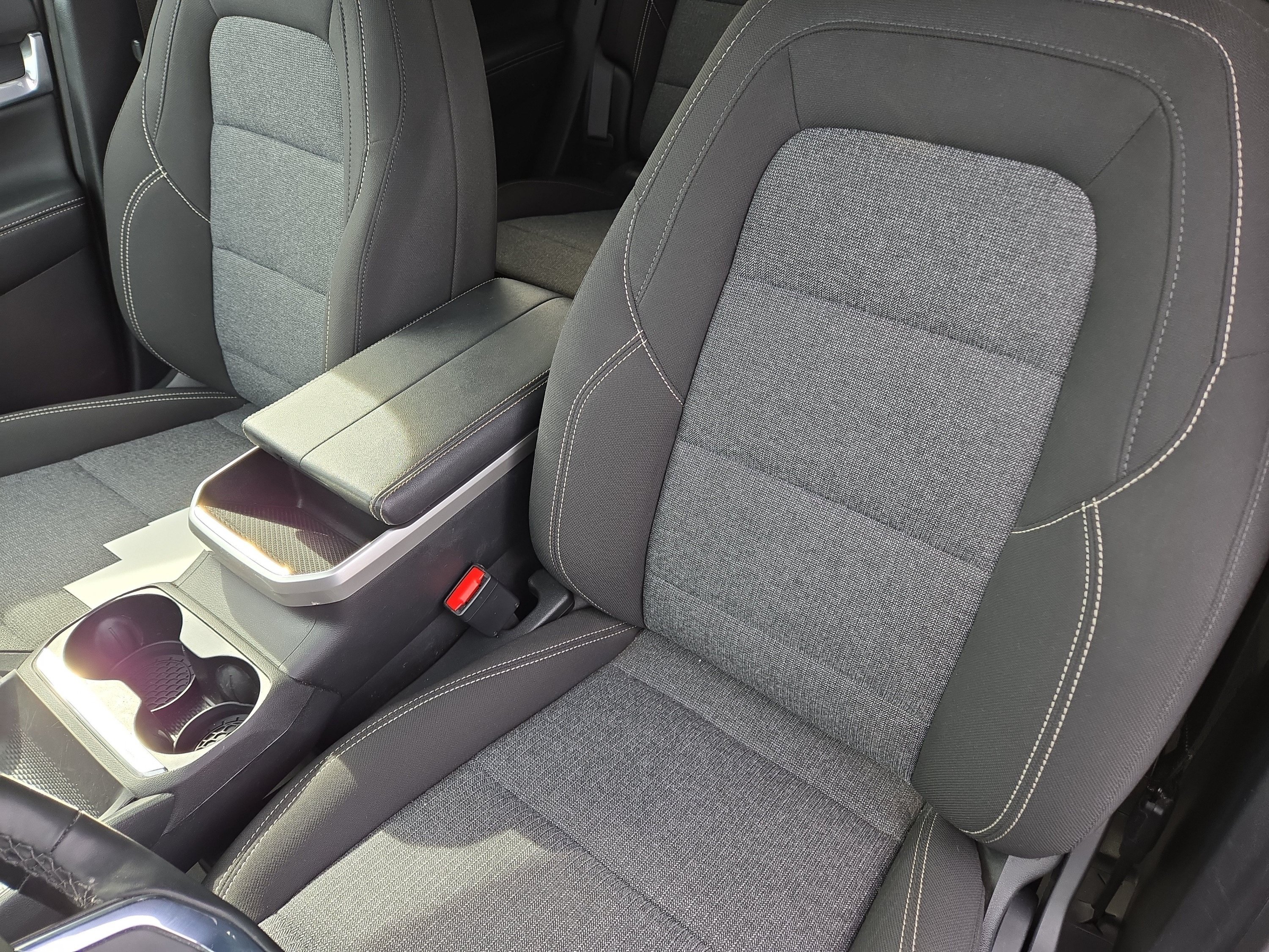 Used 2025 GMC Terrain Elevation w/ Black Edition AWD/4WD image 13