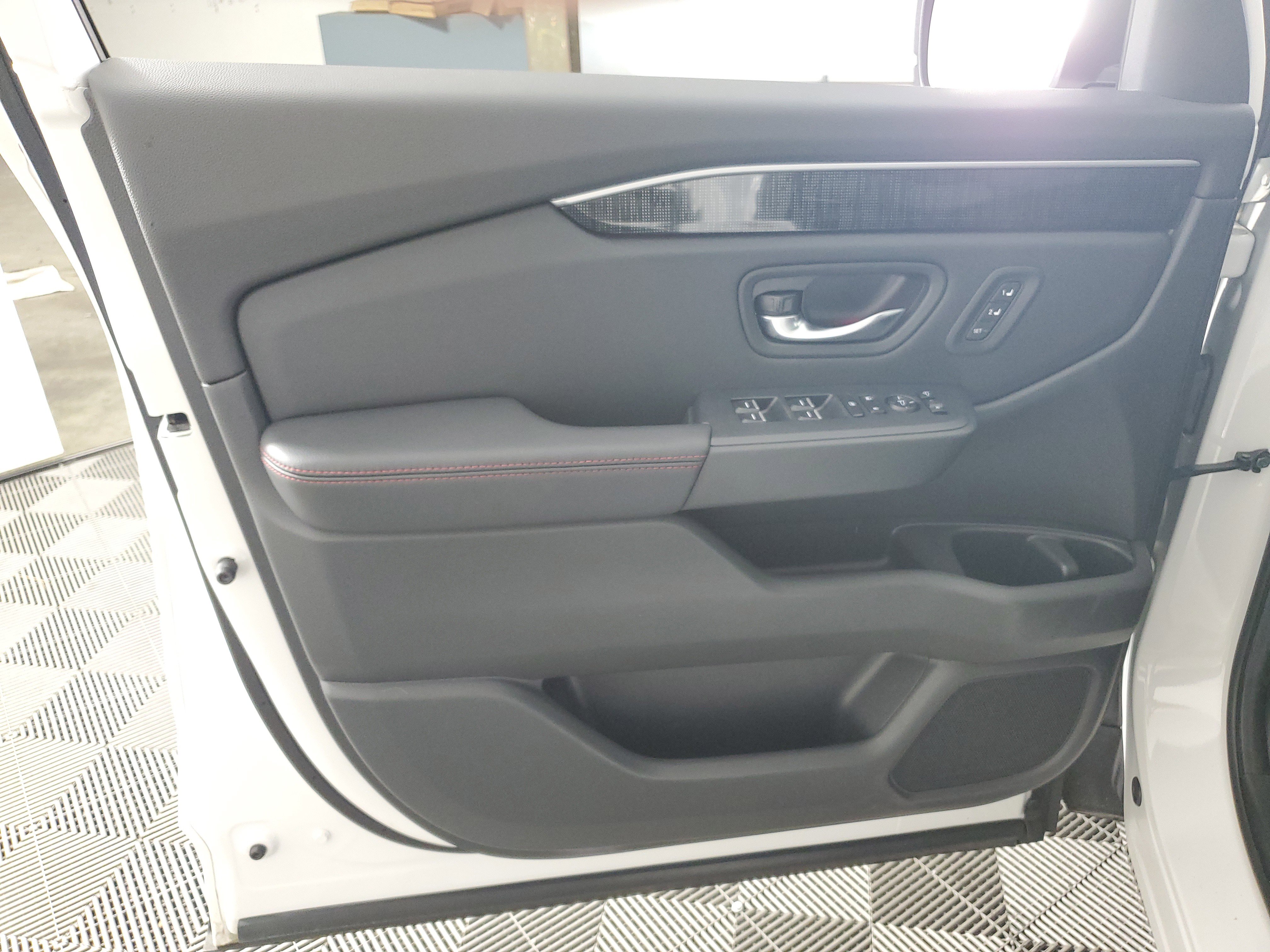 Certified 2025 Honda Pilot Black Edition image 29