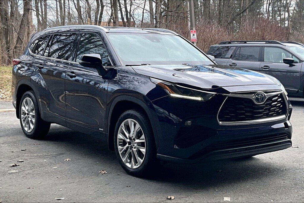 Used 2023 Toyota Highlander Limited image 20