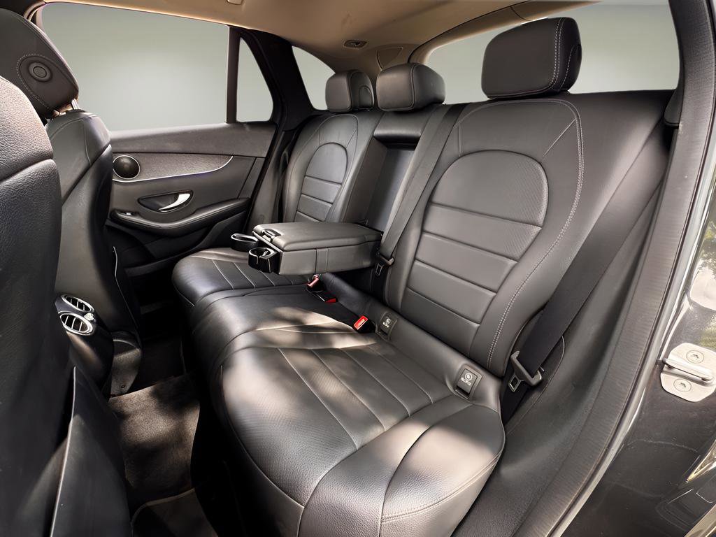 Used 2021 Mercedes-Benz GLC 300 w/ Premium Package image 21