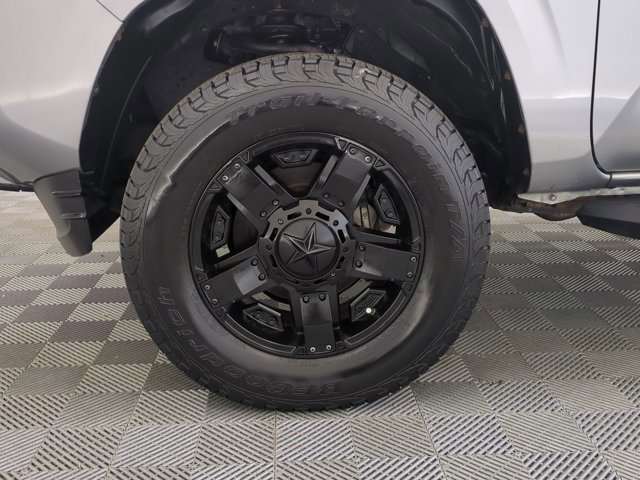 Used 2016 Toyota Tacoma SR5 w/ Towing Package image 26