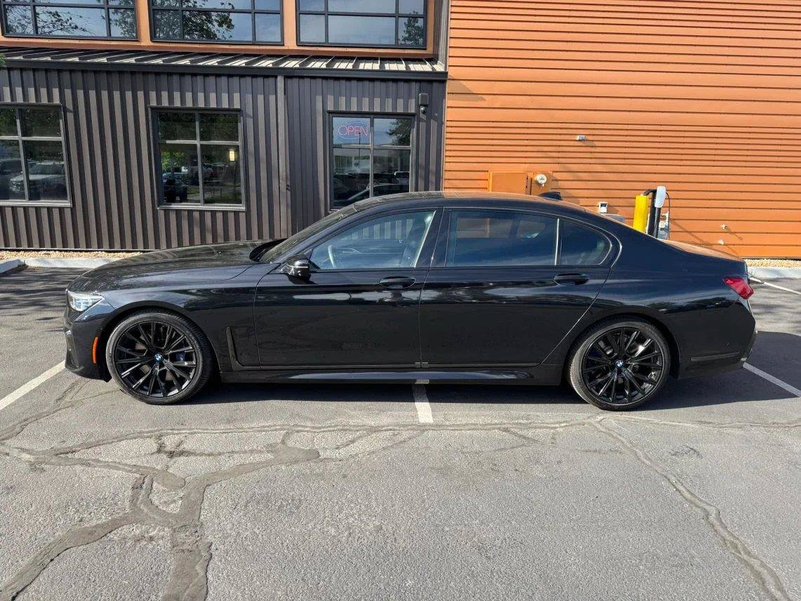 Used 2020 BMW 750i xDrive w/ Executive Package AWD/4WD image 2