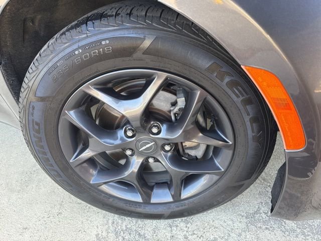 Used 2020 Chrysler Pacifica Limited w/ S Appearance Package image 39