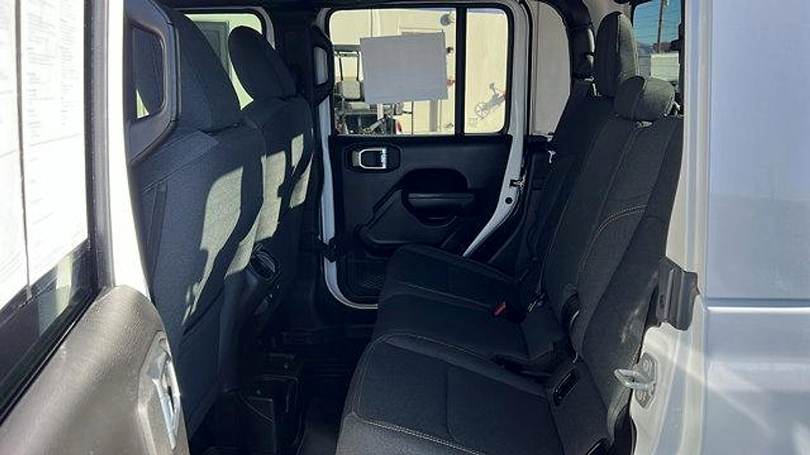 Used 2025 Jeep Gladiator Sport image 14