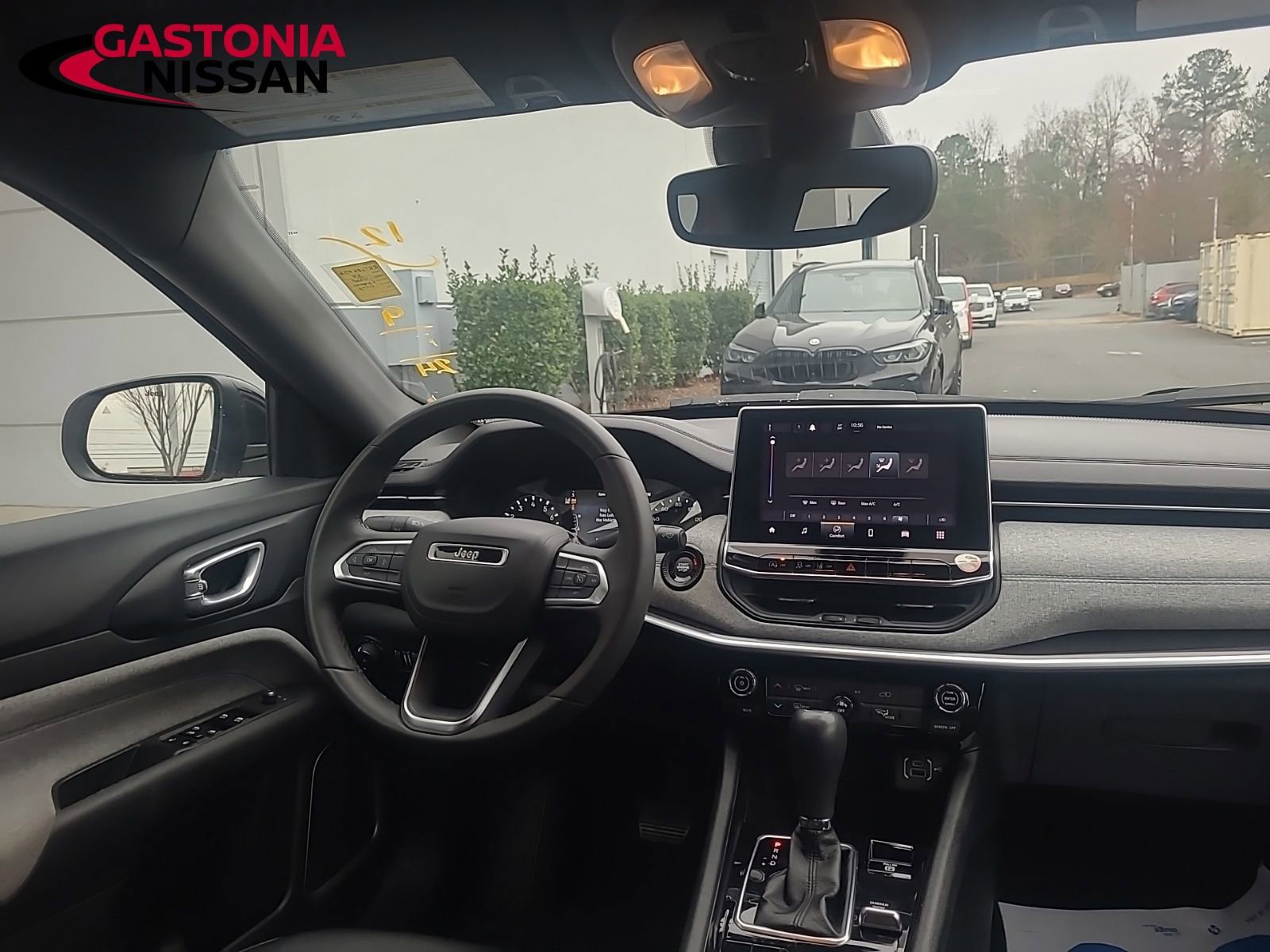 Used 2024 Jeep Compass Latitude image 46