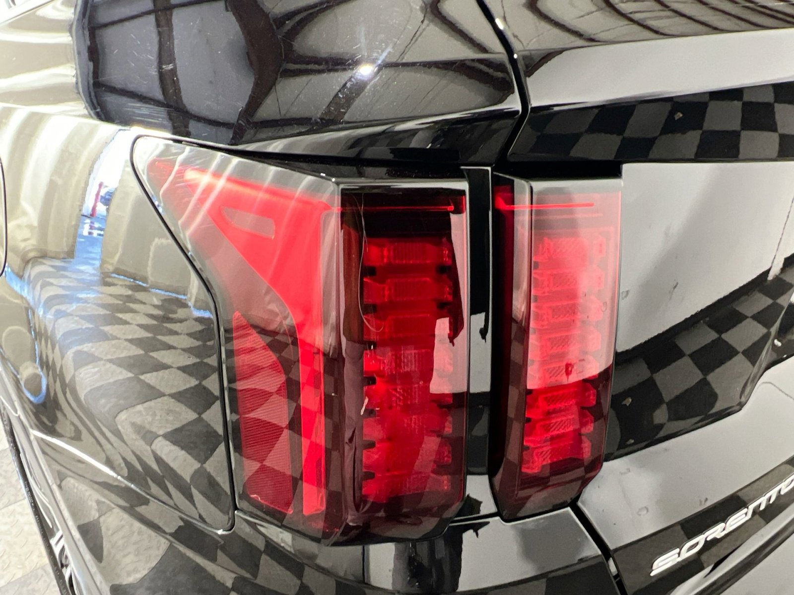 Used 2023 Kia Sorento EX image 13