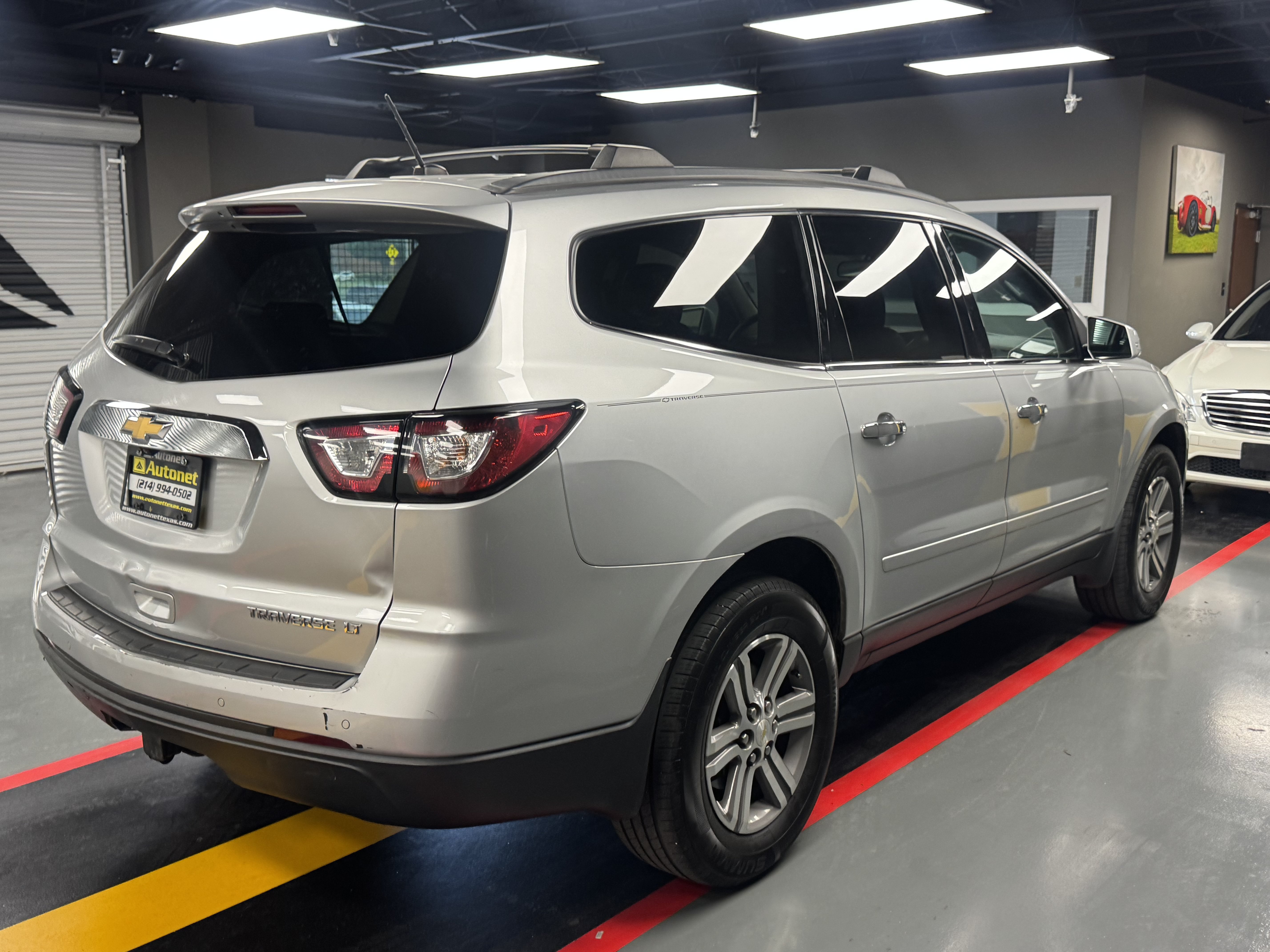 Used 2015 Chevrolet Traverse LT FWD image 6
