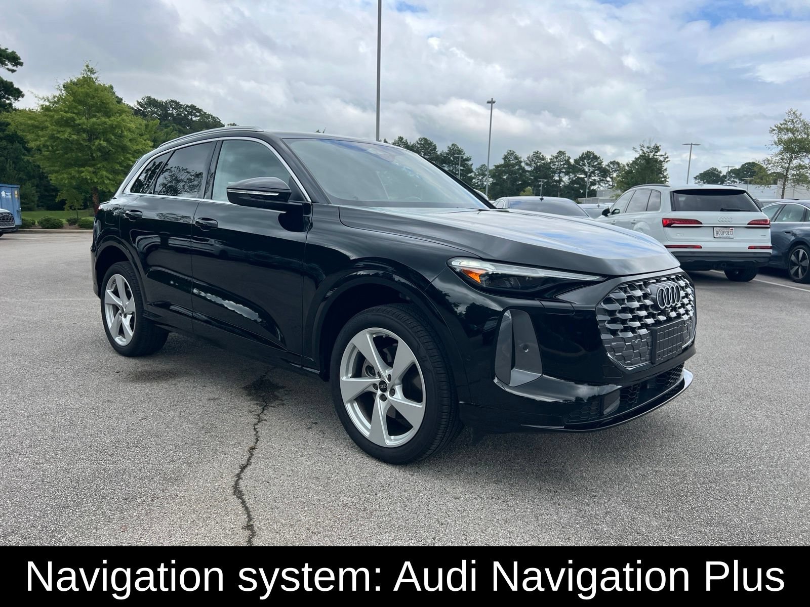 Used 2025 Audi Q5 Premium w/ Premium Plus AWD/4WD image 3
