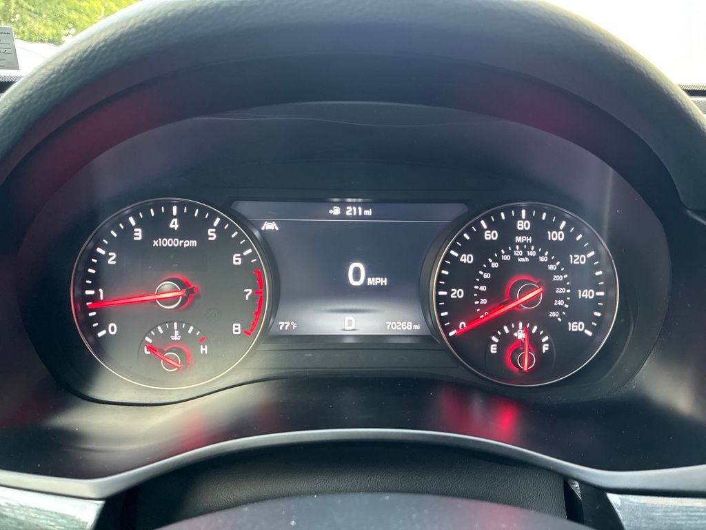 Used 2018 Kia Cadenza Limited FWD image 25